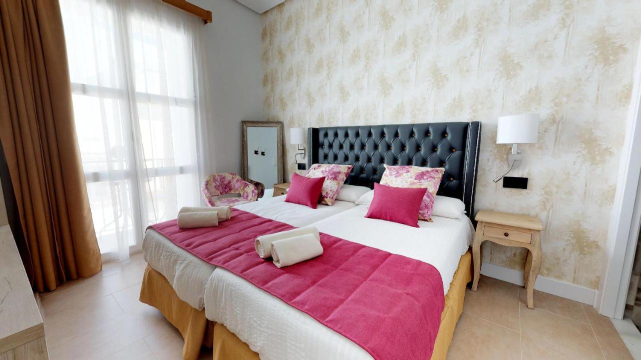Hostal Boutique La Espanola โรตา ภายนอก รูปภาพ