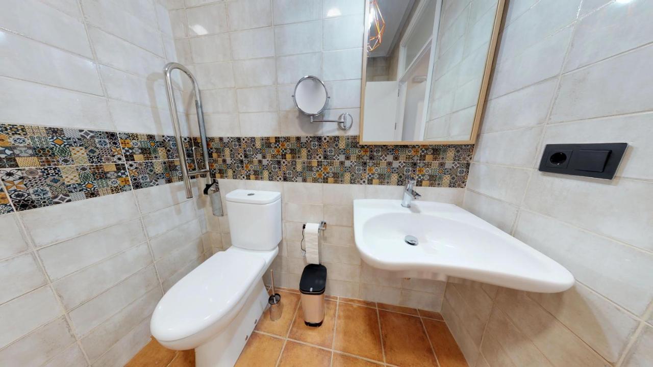 Hostal Boutique La Espanola โรตา ภายนอก รูปภาพ
