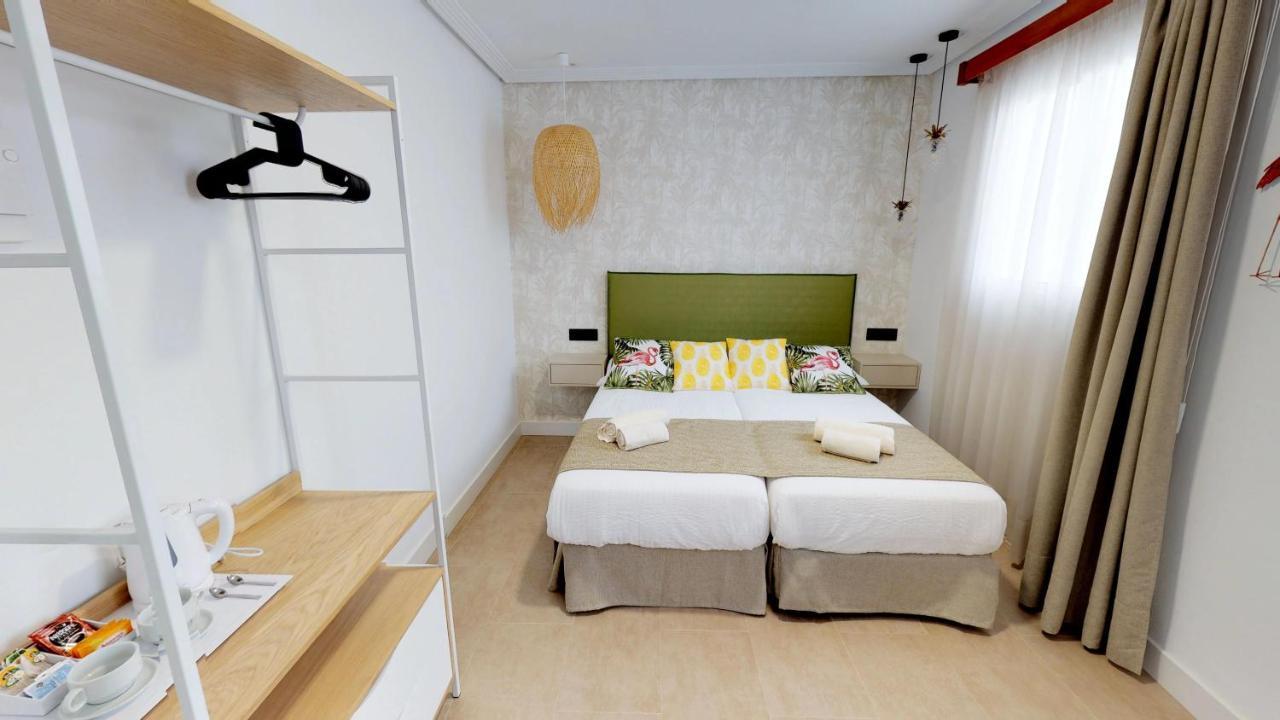 Hostal Boutique La Espanola โรตา ภายนอก รูปภาพ